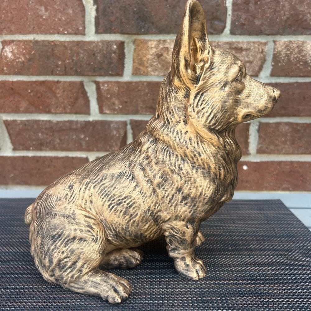 Charming Corgi Statue - Picture 4 of 8